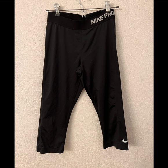 Nike Dri fit compression cropped training leggings womens size medium - Picture 1 of 6